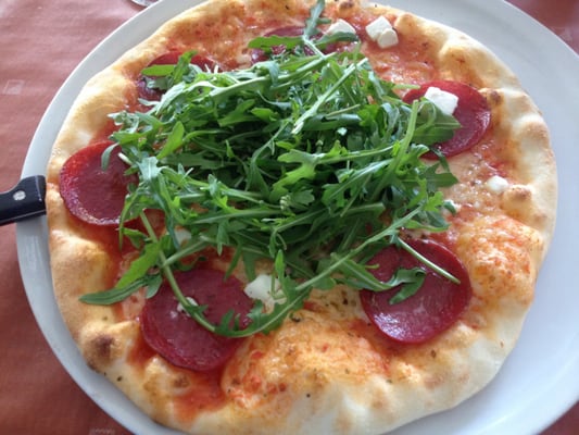 Frische Pizza bei Larenta Vienna